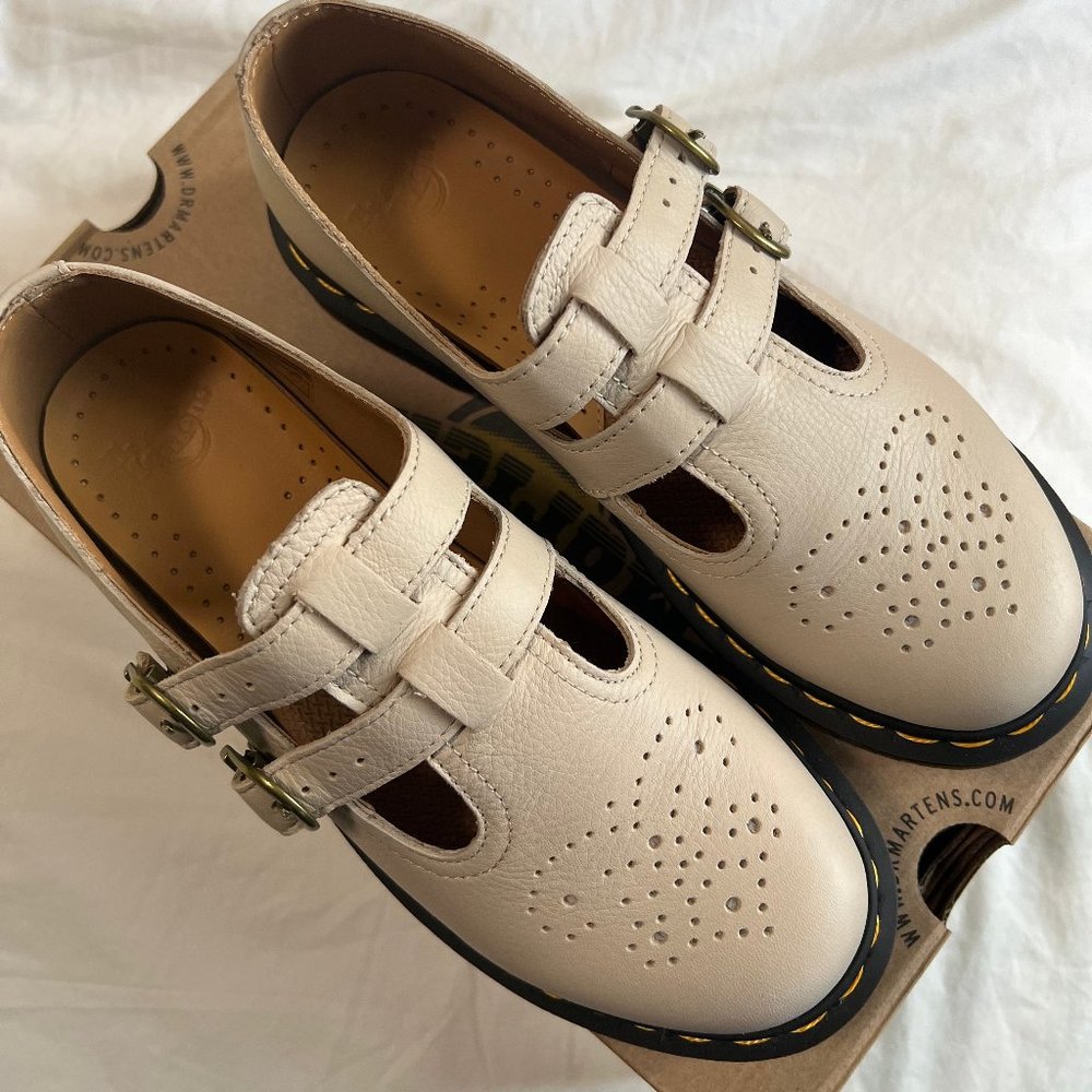 NWT DR. MARTEN 8065 Mary Jane Virginia Leather in Parchment Beige size 7